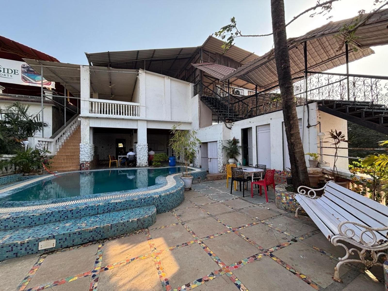 Rockdale Hotel & Resort Mira-Bhayandar Exteriör bild