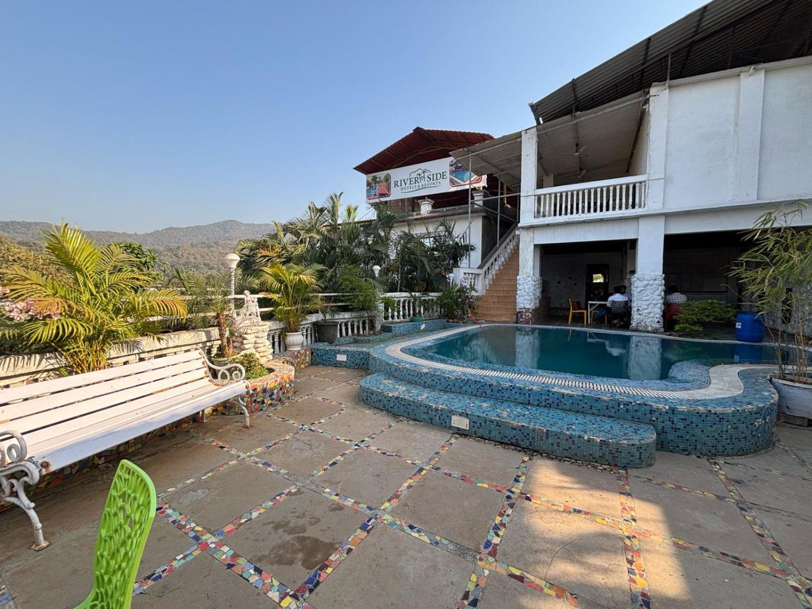 Rockdale Hotel & Resort Mira-Bhayandar Exteriör bild