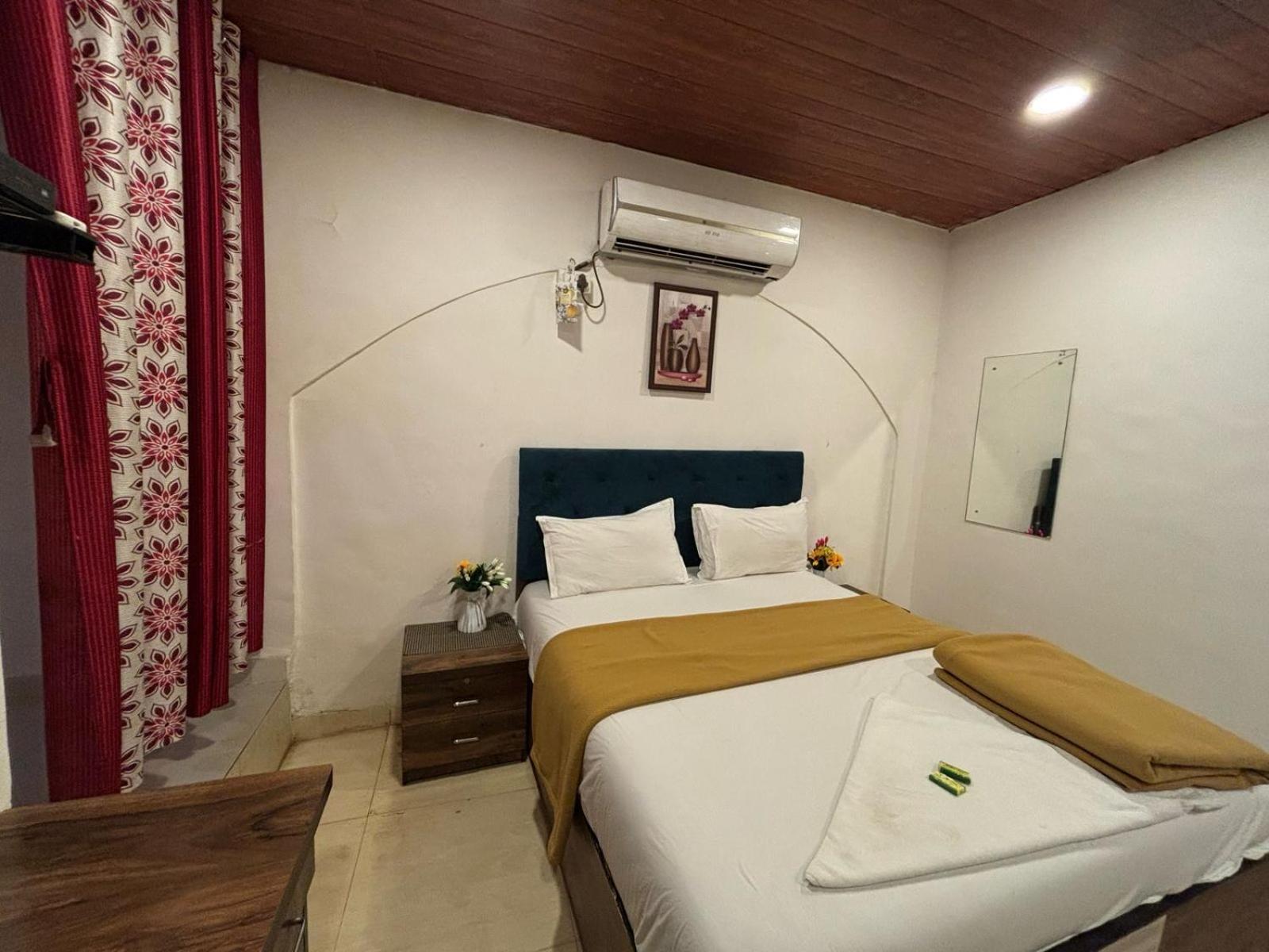 Rockdale Hotel & Resort Mira-Bhayandar Exteriör bild